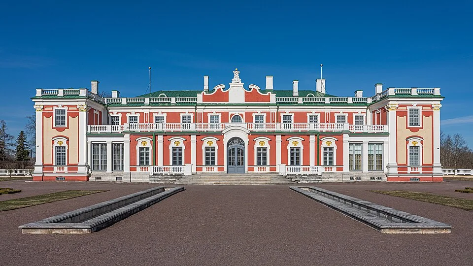 Red and white eastern facade of Kadriorg Palace