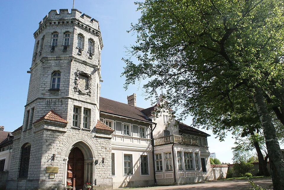 Maarjamäe Palace tower and facade beside trees